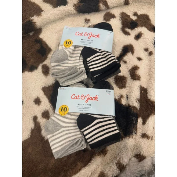 NEW TWO Toddler Boys 10pk Ankle Socks - Cat & Jack 2-3t - Picture 1 of 2